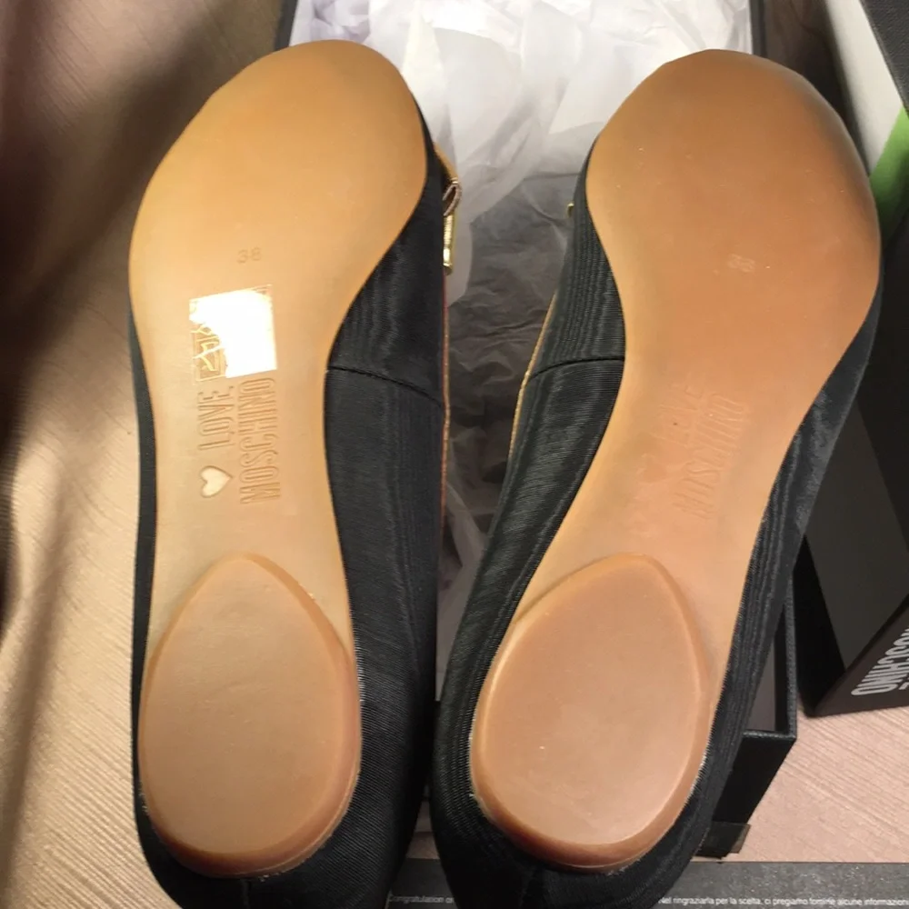 NWT Moschino Maggie B ballet flats